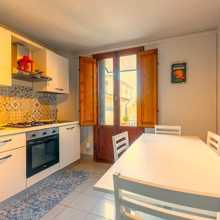 Отель Borgo Nuovo Housing Фучеккьо Экстерьер фото
