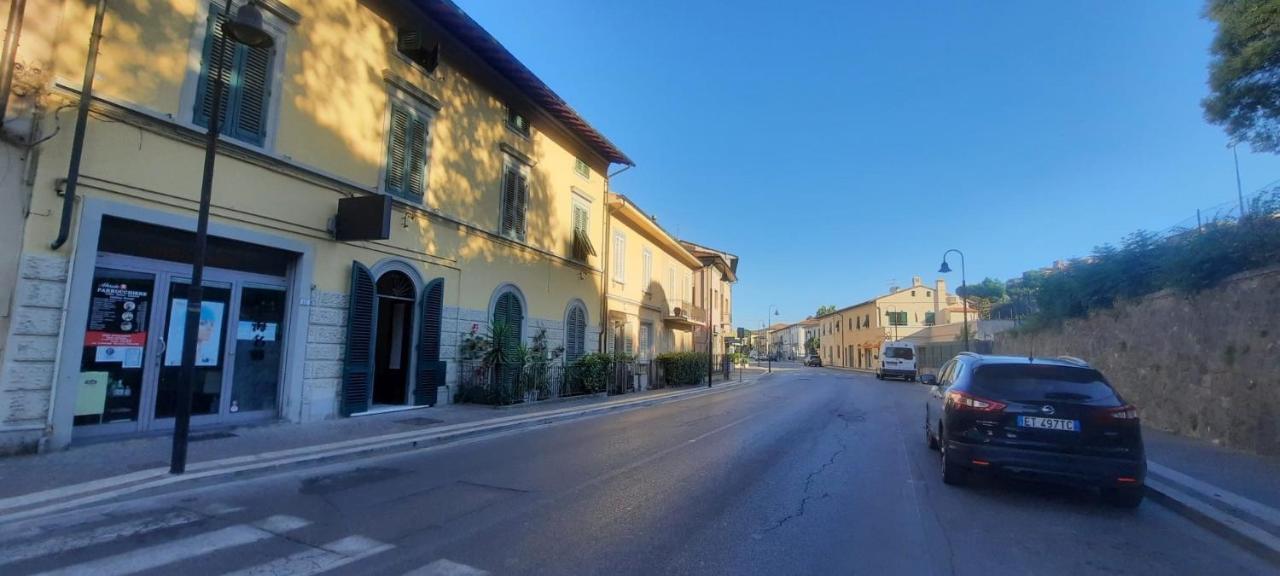 Отель Borgo Nuovo Housing Фучеккьо Экстерьер фото